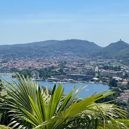 Portatorre Suite, A Charming In The Heart Of Como, Free Private Parking, Air Conditioning & More! Appartement *