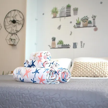 Portatorre Suite, A Charming In The Heart Of Como, Free Private Parking, Air Conditioning & More!