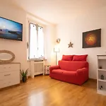 아파트 Portatorre Suite, A Charming In The Heart Of Como, Free Private Parking, Air Conditioning 코모