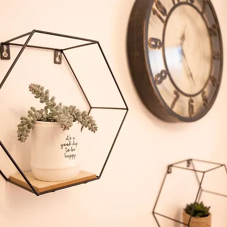 Portatorre Suite, A Charming In The Heart Of Como, Free Private Parking, Air Conditioning & More! Como