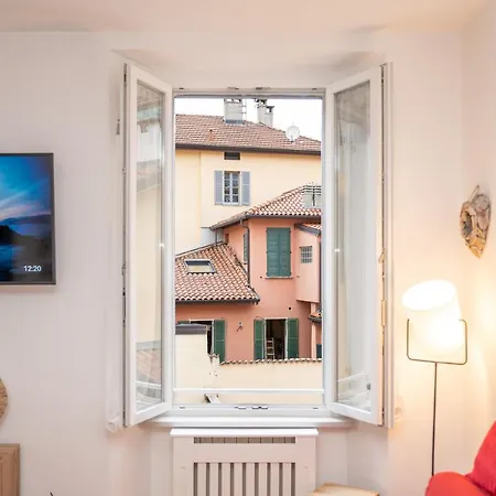 Apartament Portatorre Suite, A Charming In The Heart Of Como, Free Private Parking, Air Conditioning *