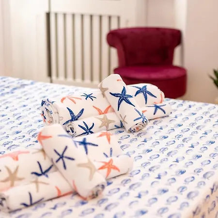 Apartament Portatorre Suite, A Charming In The Heart Of Como, Free Private Parking, Air Conditioning