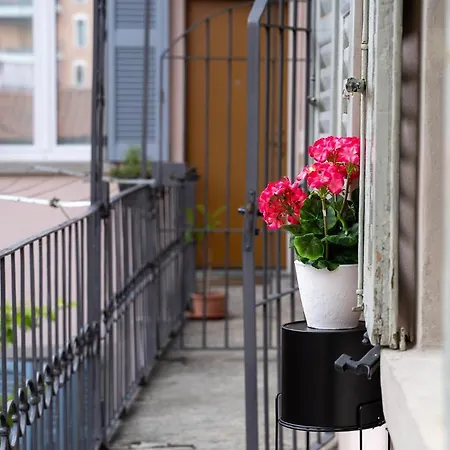 Apartament Portatorre Suite, A Charming In The Heart Of Como, Free Private Parking, Air Conditioning Como