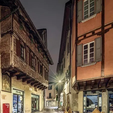 Portatorre Suite, A Charming In The Heart Of Como, Free Private Parking, Air Conditioning & More! Appartamento Côme