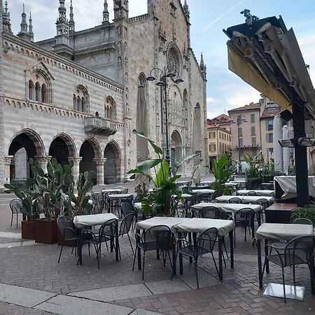 Appartamento Portatorre Suite, A Charming In The Heart Of Como, Free Private Parking, Air Conditioning & More! Côme