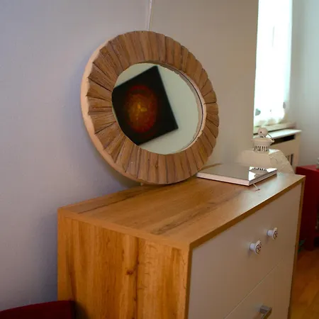 Portatorre Suite, A Charming In The Heart Of Como, Free Private Parking, Air Conditioning & More! Appartement Como