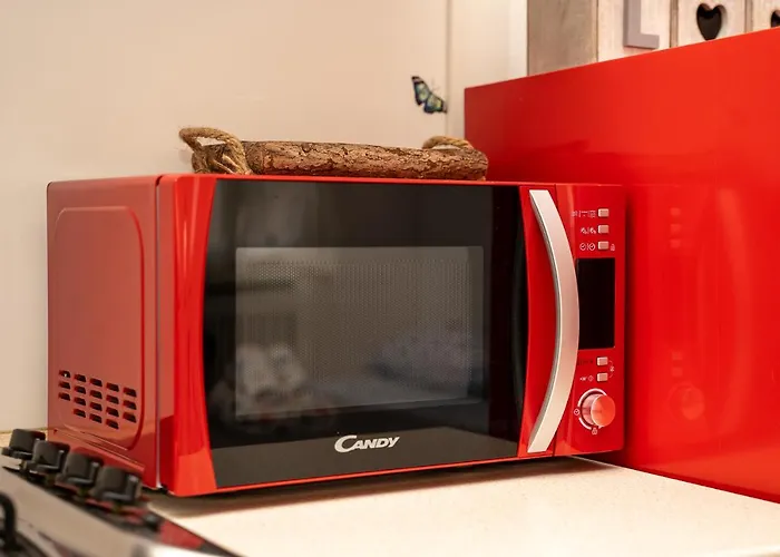 Portatorre Suite, A Charming In The Heart Of Como, Free Private Parking, Air Conditioning & More! Apartment *