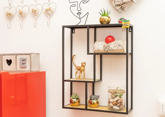 Portatorre Suite, A Charming In The Heart Of Como, Free Private Parking, Air Conditioning & More! Apartment Como