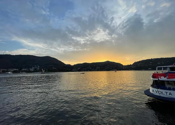 Apartment Portatorre Suite, A Charming In The Heart Of Como, Free Private Parking, Air Conditioning & More!