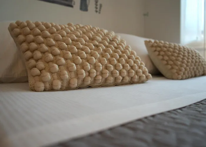 Portatorre Suite, A Charming In The Heart Of Como, Free Private Parking, Air Conditioning & More! * Como