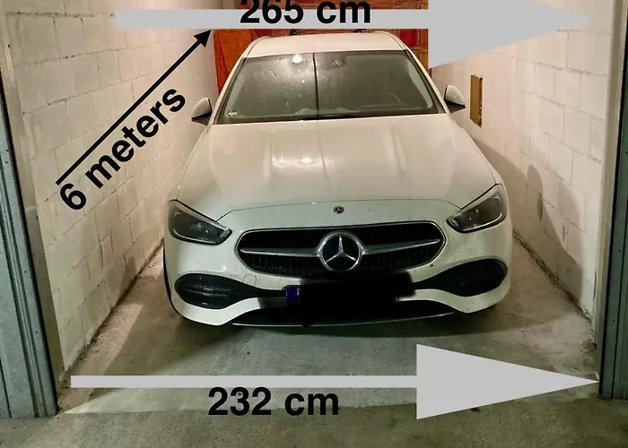 Apartment Portatorre Suite, A Charming In The Heart Of Como, Free Private Parking, Air Conditioning & More!