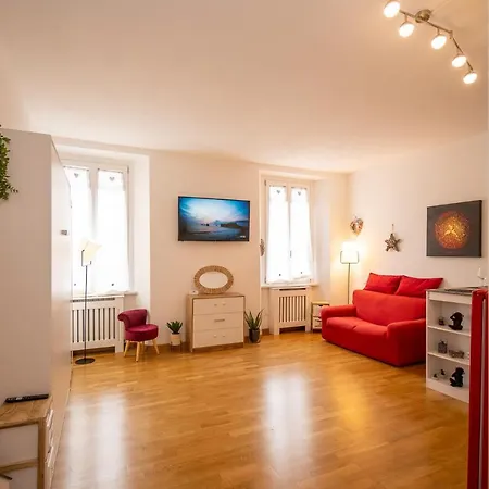 Portatorre Suite, A Charming In The Heart Of Como, Free Private Parking, Air Conditioning Appartement